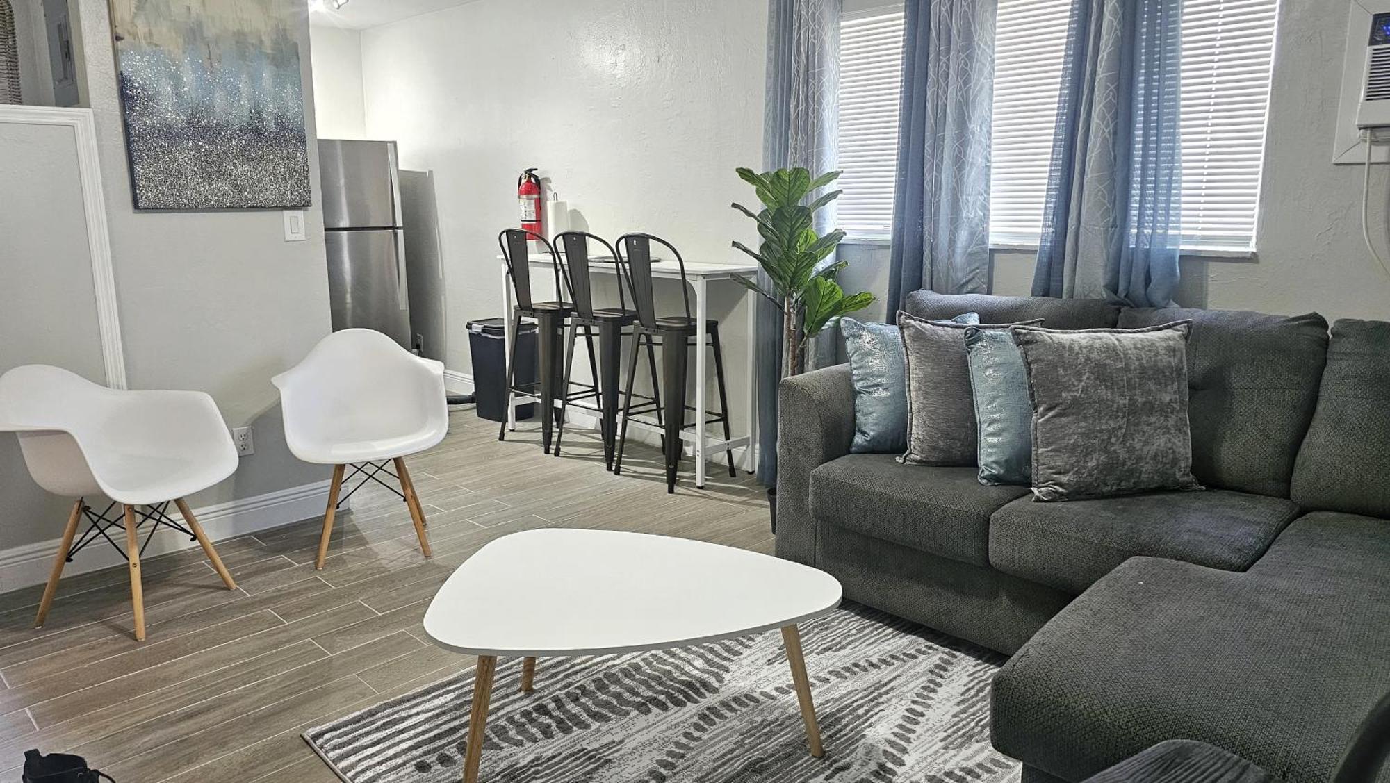 Big Tv Apartment 5 Miles From Hard Rock Casino Hollywood Buitenkant foto